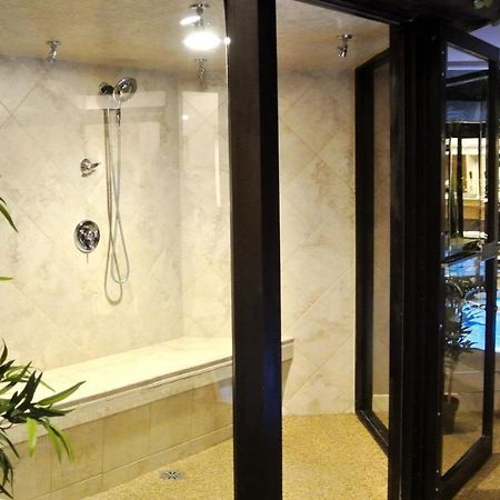 Sybaris Pool Suites Frankfort - Adults Only Esterno foto