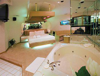 Sybaris Pool Suites Frankfort - Adults Only Esterno foto